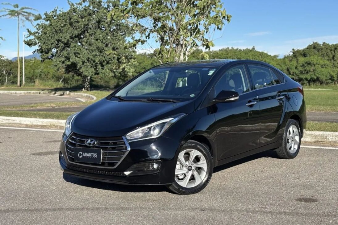 Carros para o dia a dia com porta-malas grande, economia e mecânica confiável por até R$ 58 mil