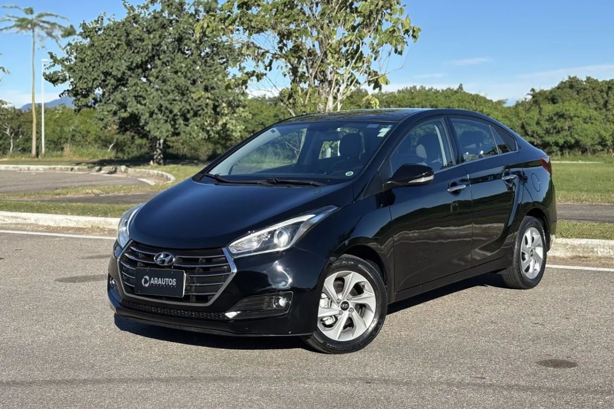 Carros para o dia a dia com porta-malas grande, economia e mecânica confiável por até R$ 58 mil
