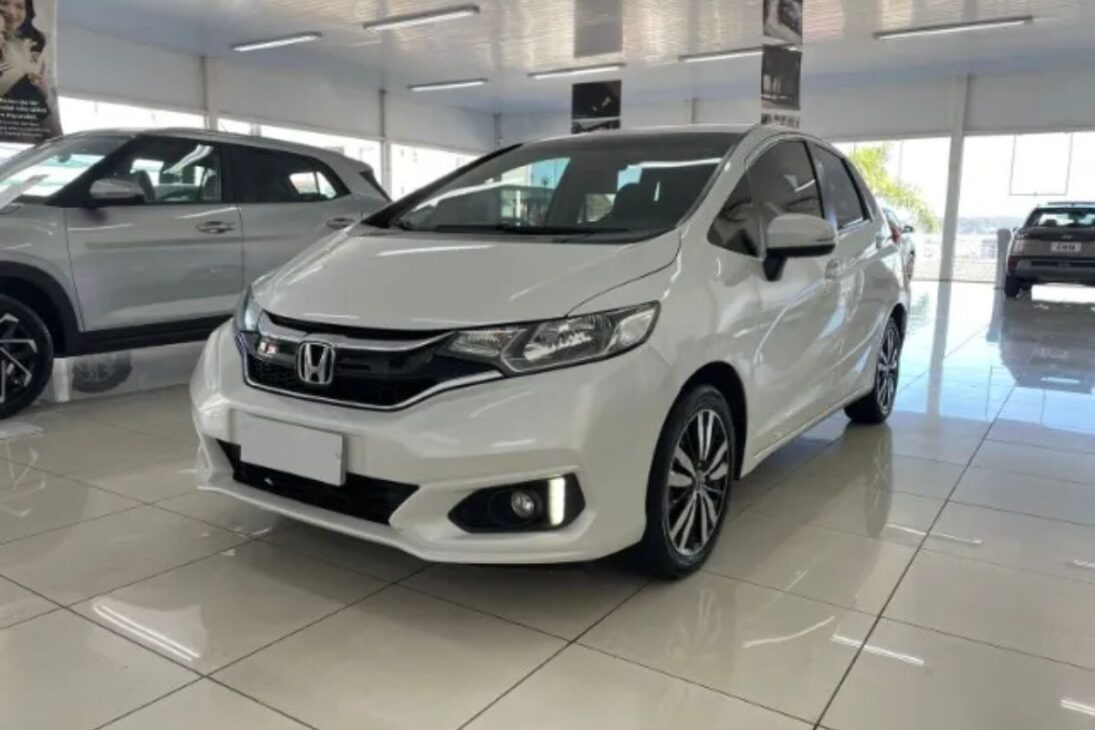 Carros para o dia a dia com porta-malas grande, economia e mecânica confiável por até R$ 58 mil