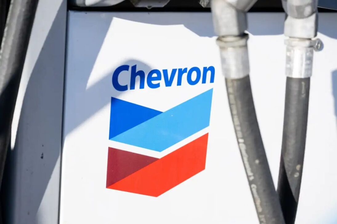 Chevron retoma operações de petróleo na Venezuela sob controle externo de lucros