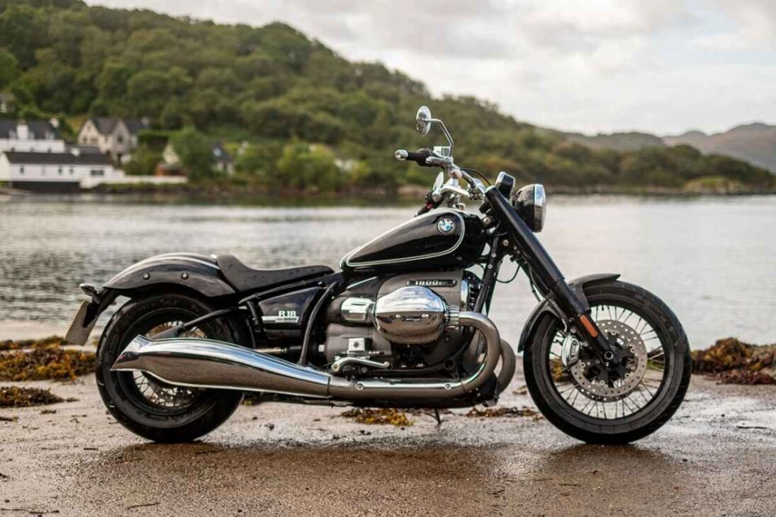 Com motor de 1.802cc e 91 cavalos, a BMW R18 tem consumo de 16 km/l e velocidade máxima de 180 km/h