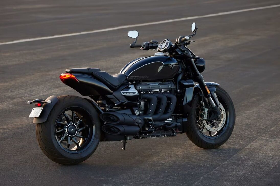 Triumph Rocket 3 GT Storm 2025: A Análise Completa do "Foguete" de 2500cc e 182 Cavalos