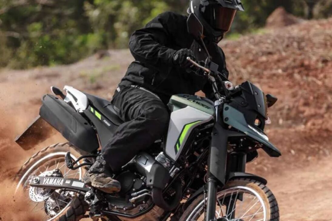 A Yamaha Lander 250 Connected 2025 faz até 35 km/l, com motor de 249cc e 20,9 cavalos, e atinge a velocidade máxima de 145 km/h