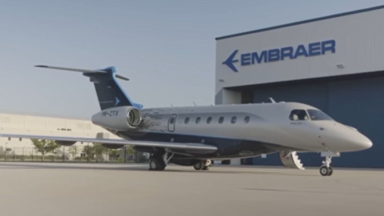 Nascida de um sonho desacreditado, a Embraer é a potência brasileira que superou crises e hoje coloca um novo avião nos céus a cada dois dias.