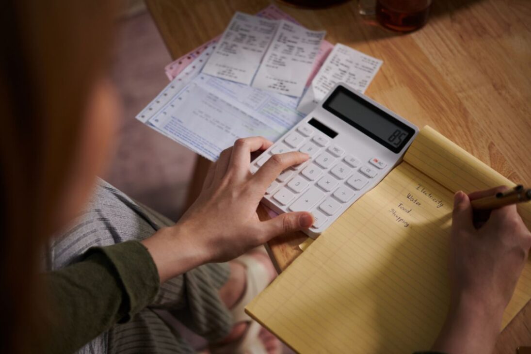 Como juntar R$ 30 mil em 1 ano: plano realista para diferentes faixas de renda