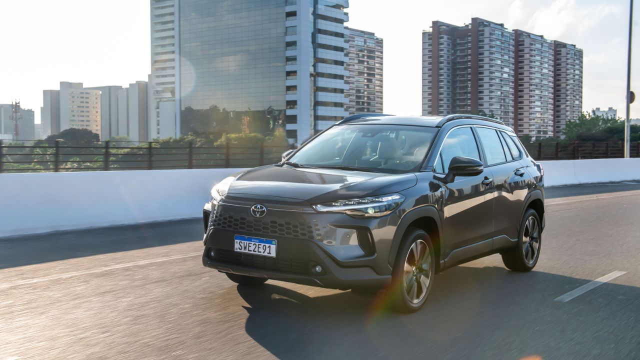 Como o Toyota Corolla Cross superou os rivais e passou a ser visto como o melhor SUV médio do Brasil?