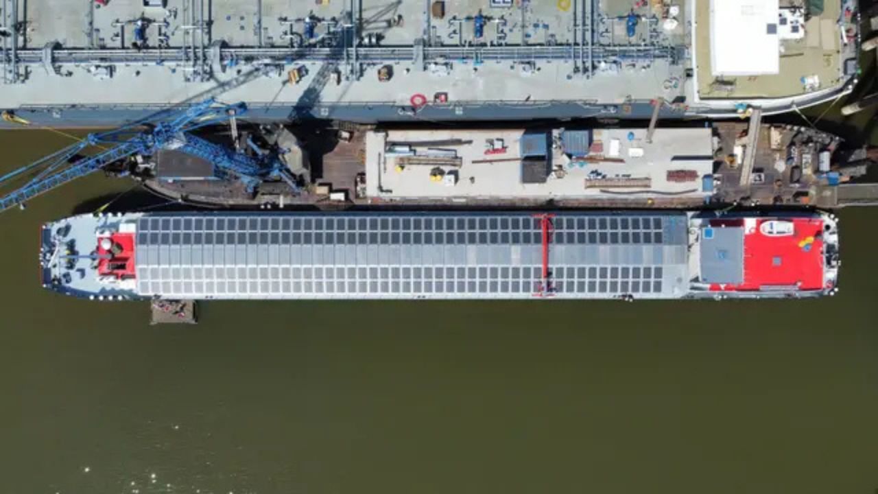 Conheça o primeiro navio cargueiro solar híbrido do mundo!