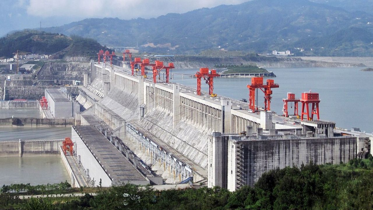 Construção da China já impactou a rotação da Terra, e um novo megaprojeto hidrelétrico promete ir além
