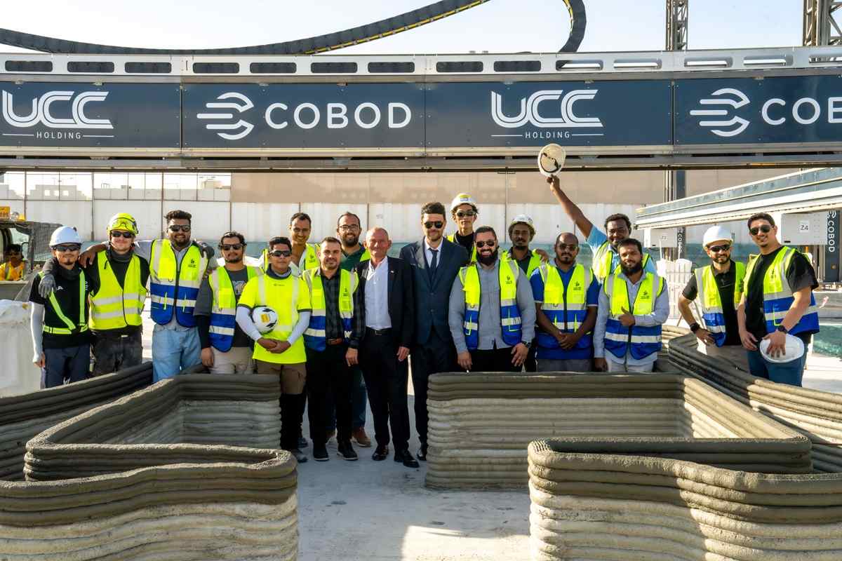 Com impressoras do tamanho de um Boeing, Catar inicia construção de duas escolas públicas que somam 40 mil metros quadrados no deserto