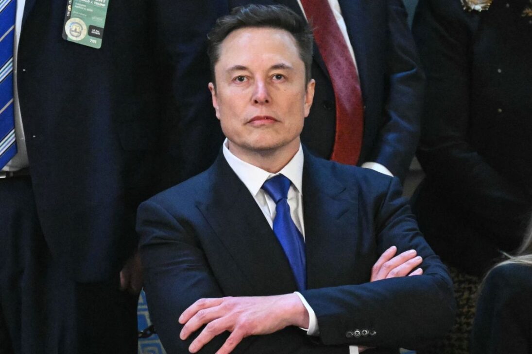 Elon Musk retoma o posto de mais rico do mundo, com fortuna de US$ 400 bilhões e lidera a nova corrida espacial com a SpaceX