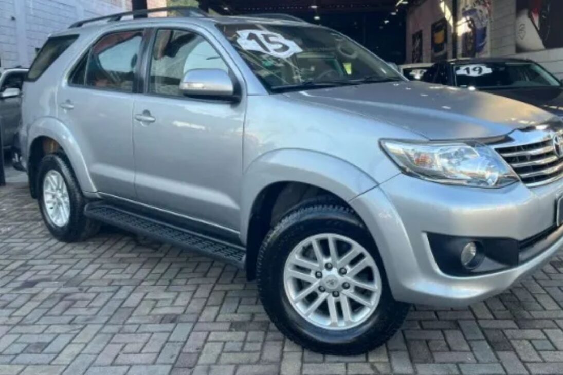 Essa geração do Toyota SW4 teve melhor desempenho em consumo, vendas e manutenção nos últimos 10 anos