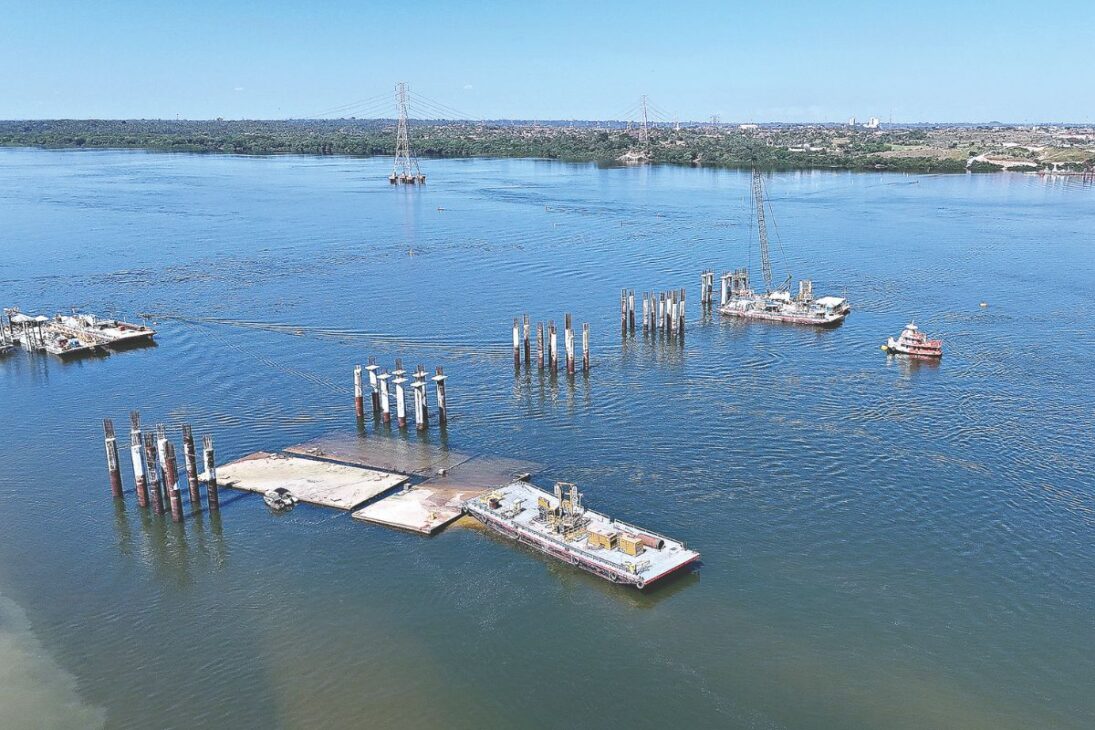 Essa ponte tem 2,3 km, custou R$ 4,1 bilhões e suportará os trens mais pesados 