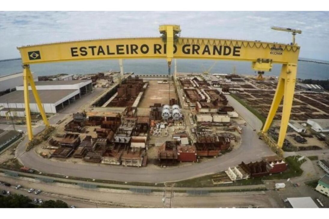 Esse dique seco brasileiro tem 350 metros, um guindaste de 600 toneladas e já empregou 24 mil pessoas