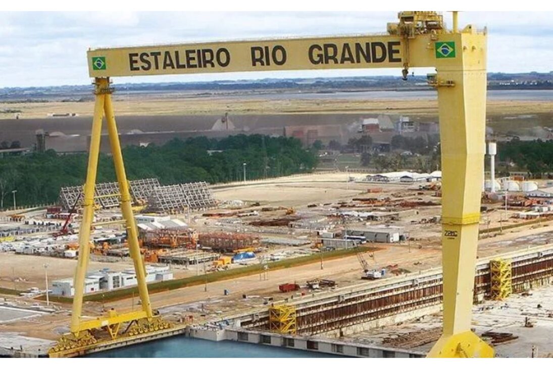 Esse dique seco brasileiro tem 350 metros, um guindaste de 600 toneladas e já empregou 24 mil pessoas