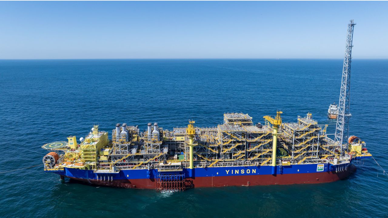 Yinson Production lança emissão de US$ 1,17 bilhão para refinanciar o FPSO Maria Quitéria, que opera no campo de petróleo de Jubarte, em parceria com a Petrobras.