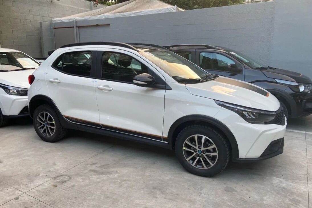 Fiat Argo 2026 segue como opção de entrada com motor 1.0 e câmbio manual por R$ 86.990