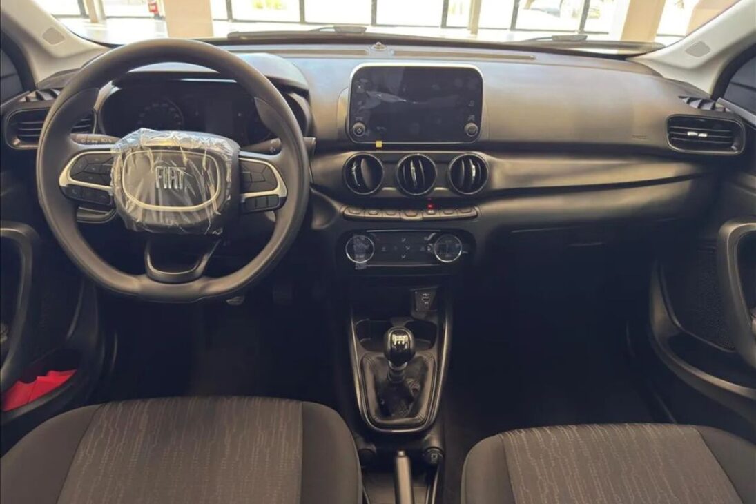 Fiat Argo 2026 segue como opção de entrada com motor 1.0 e câmbio manual por R$ 86.990