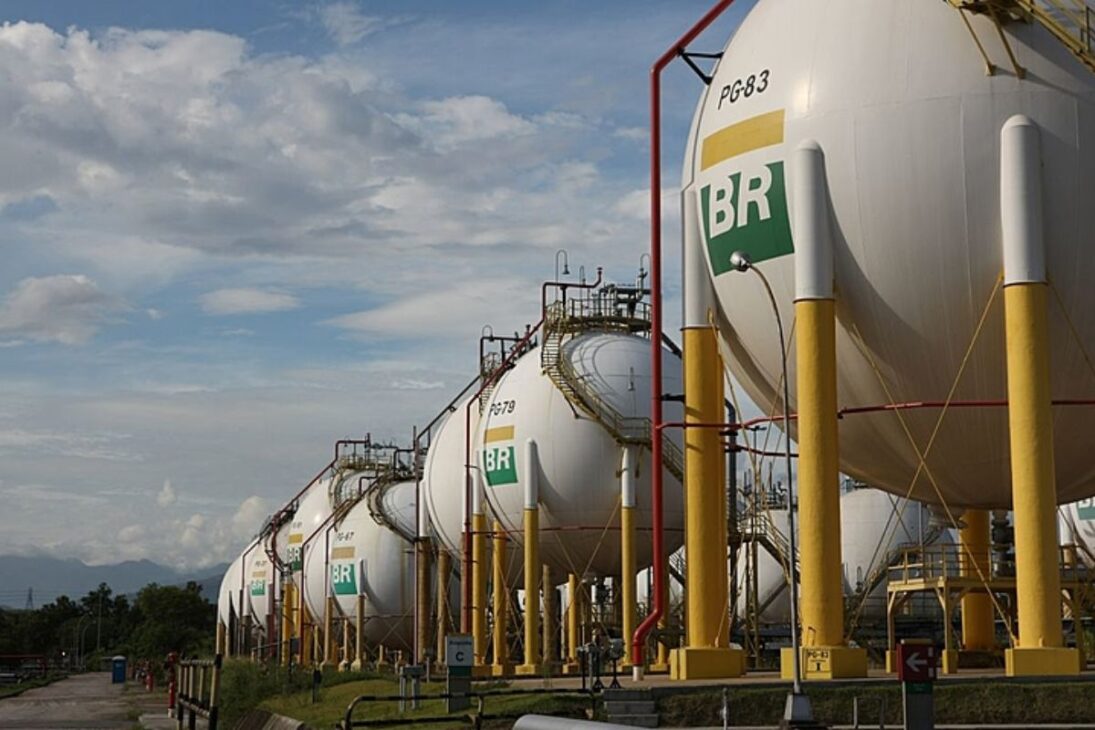 Fim do PPI: entenda de vez como a Petrobras calcula o preço da gasolina com a nova fórmula