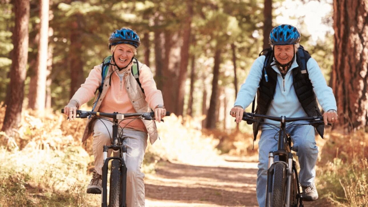 Descubra como o ciclismo pode transformar a saúde, autonomia e bem-estar após os 60 anos. Veja dicas seguras para iniciar e se beneficiar.