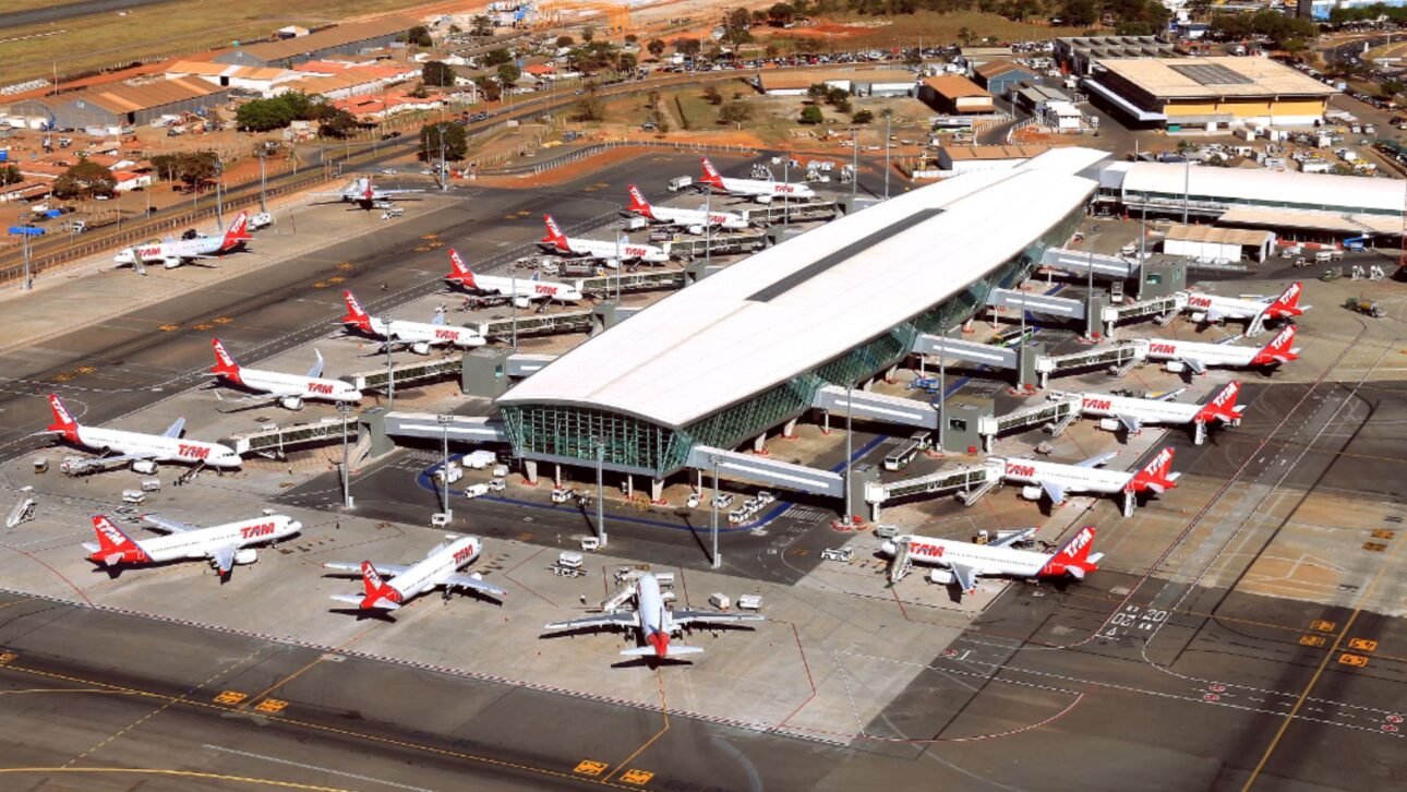Descubra por que apenas o Aeroporto Internacional de Brasília entrou entre os 10 melhores do mundo em 2025. Veja o ranking completo agora.