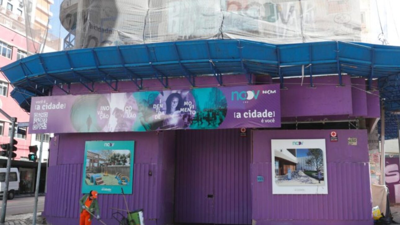 Prédio abandonado em Curitiba tem obras retomadas após 26 anos e será transformado em residencial inovador no centro da cidade. (Imagem: Foto: Átila Alberti / Tribuna do Paraná)