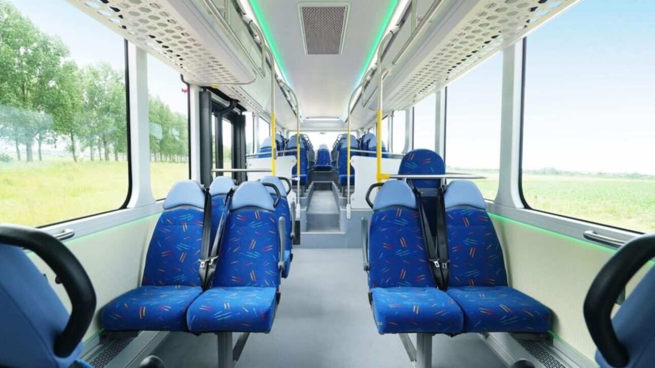 Novo ônibus elétrico BYD B13.b percorre até 700 km com uma carga, bateria blade integrada ao chassis e alta segurança para transporte coletivo.