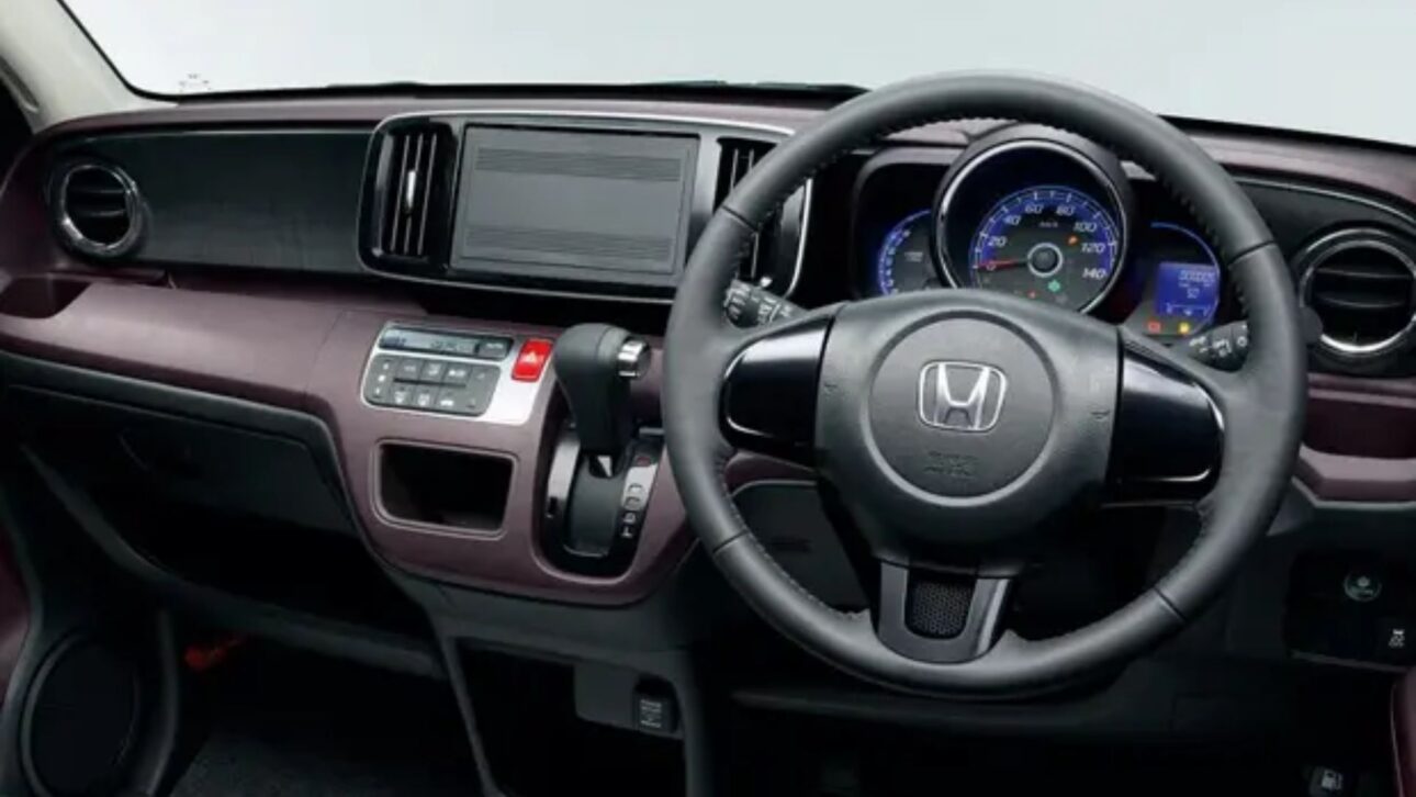 Honda revela mini carro elétrico N-One e: com até 180 km de autonomia e design esportivo para disputar mercado com Nissan, Toyota e BYD.