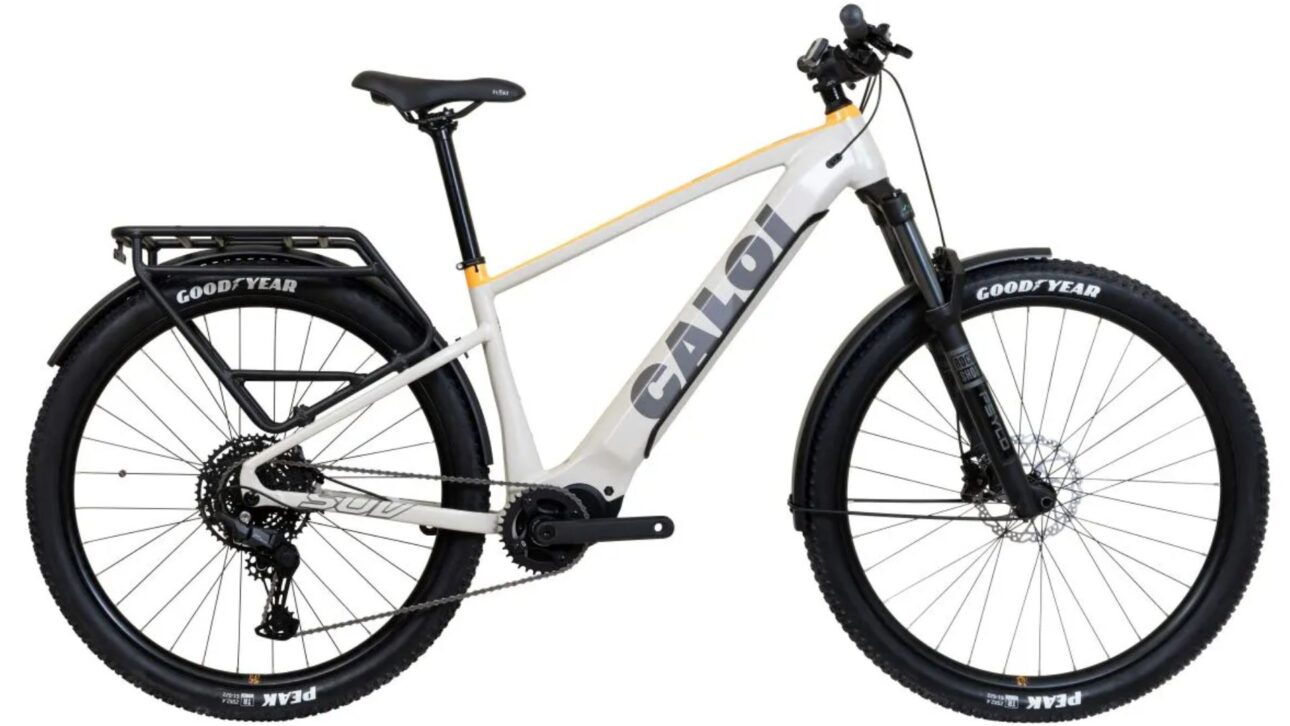 Caloi E-Vibe Explorer SUV chega ao Brasil com motor de 350W, suspensão RockShox e até 80km de autonomia. Descubra detalhes e inovações.
