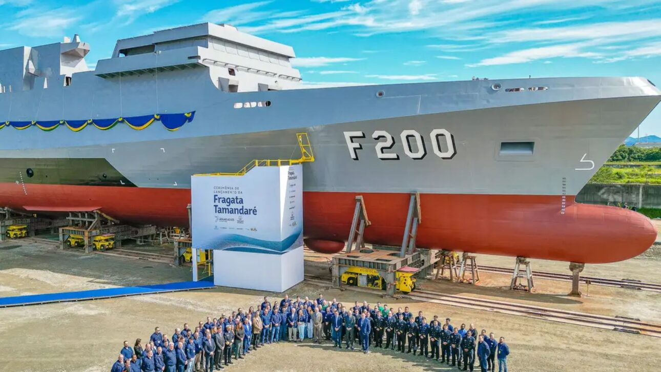 Conheça a Fragata Tamandaré, navio de defesa mais moderno do Brasil, equipada com tecnologia furtiva e soluções digitais de última geração.