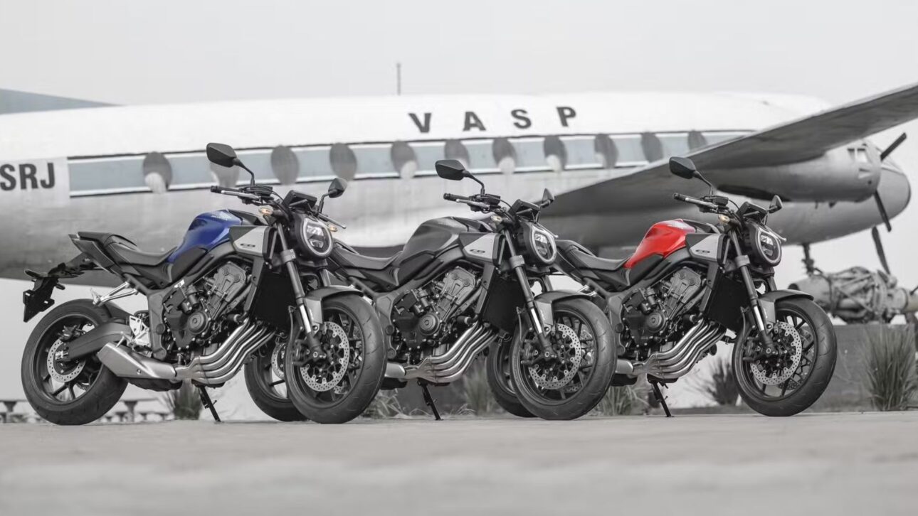 A nova Honda CB 650R chega ao Brasil com embreagem eletrônica E-Clutch, motor quatro cilindros e visual esportivo atualizado. (Imagem: divulgação)

