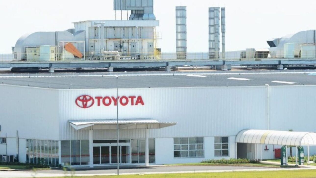 Toyota confirma fechamento da fábrica de Indaiatuba após 27 anos. Produção do Corolla será transferida e novos modelos chegam ao Brasil.