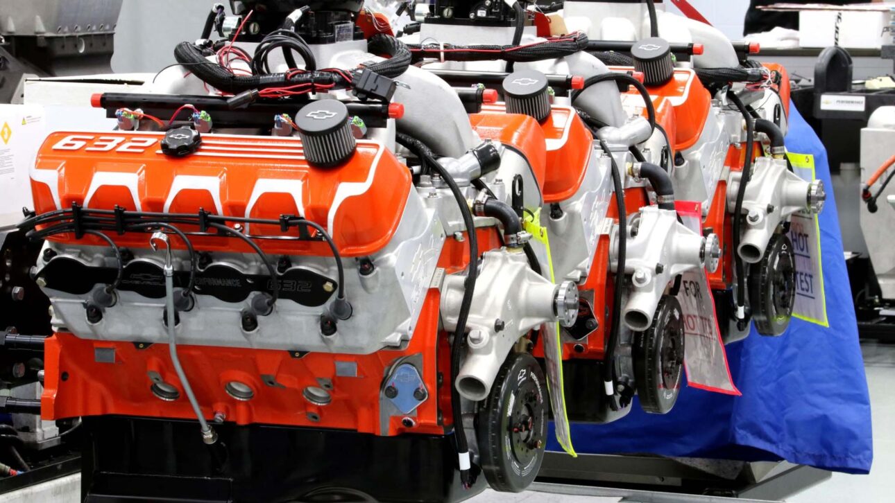 Motor Chevrolet ZZ632 de 1.004 cv desafia eletrificação com potência extrema e preço de carro de luxo no Brasil. 