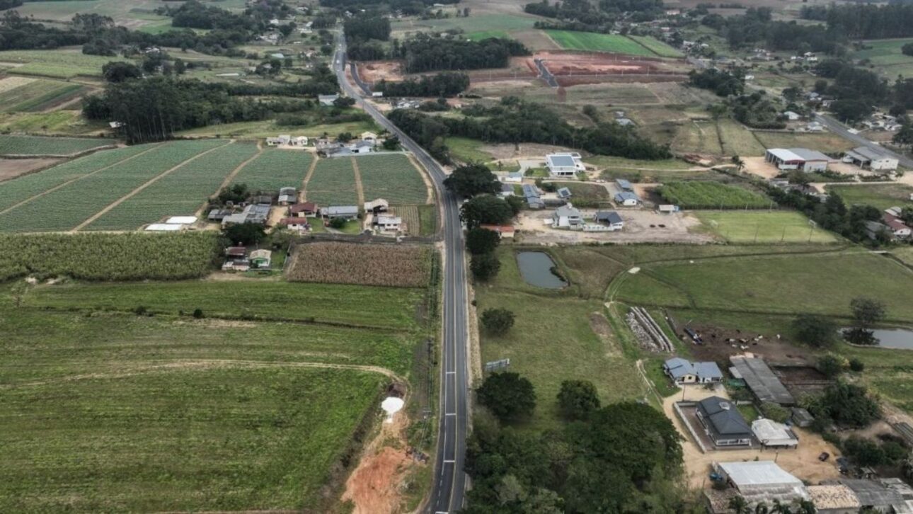 novo asfalto no Brasil, tecnologia inédita, pavimentação com polímero, rodovias brasileiras, SC-443, programa Estrada Boa, infraestrutura rodoviária, Santa Catarina. Foto: Roberto Zacarias/Secom GOVSC/ND