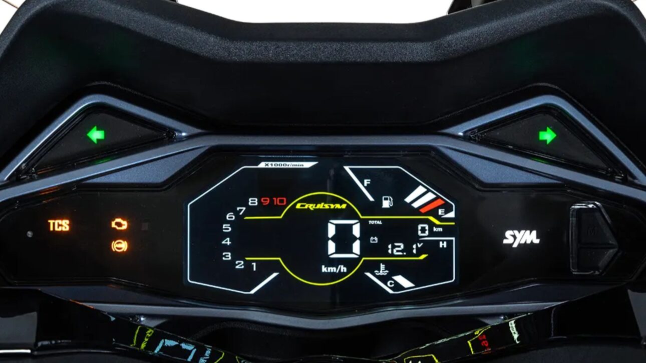 Conheça a Dafra Cruisym 300 2025: scooter com motor de 26 cv, autonomia de 324 km, freios ABS, emplacamento total e frete grátis.