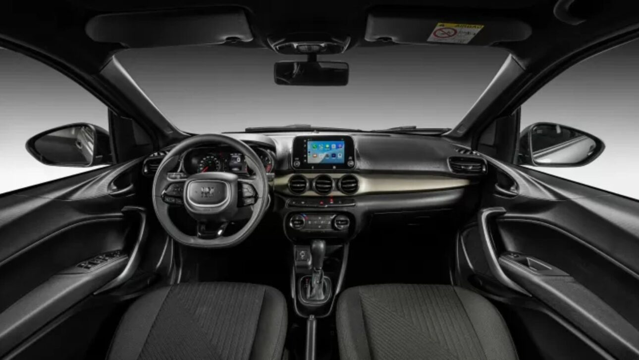Conheça o Fiat Cronos 2026, sedã compacto com motor 1.3 flex, câmbio CVT, porta-malas de 525 L e consumo de até 14 km/l.