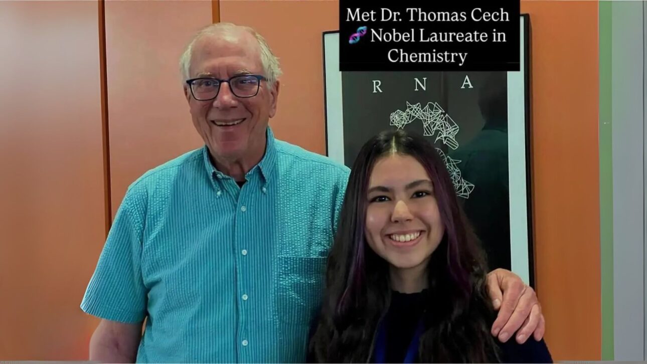 Palma Bejarano Rey e Dr. Thomas Cech, Prémio Nobel de Química. (Imagem/ reprodução)