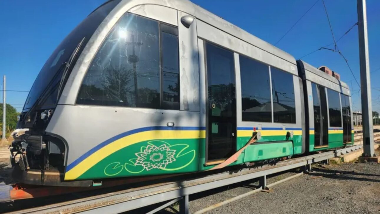 Trens URBOS 100 chegam a Salvador para o novo VLT, ampliando a capacidade e tecnologia no transporte público. Saiba os detalhes do projeto.