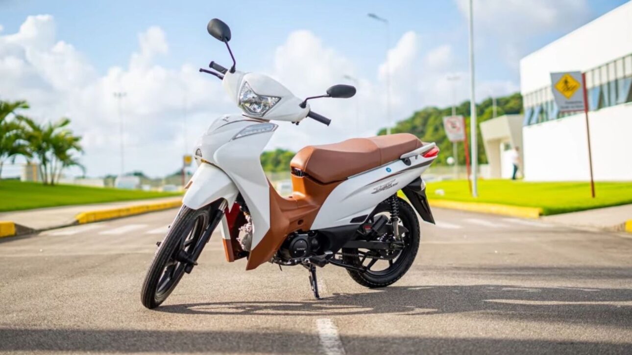 Motocicleta econômica Shineray Jet 125SS alia baixo consumo, tecnologia e preço acessível, tornando-se destaque entre as motos urbanas em 2025.