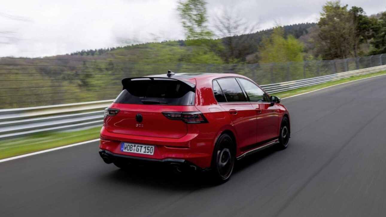 Volkswagen lança o Golf GTI mais potente da história, com 325 cv, edição limitada, tecnologias exclusivas e integração inédita de ChatGPT.