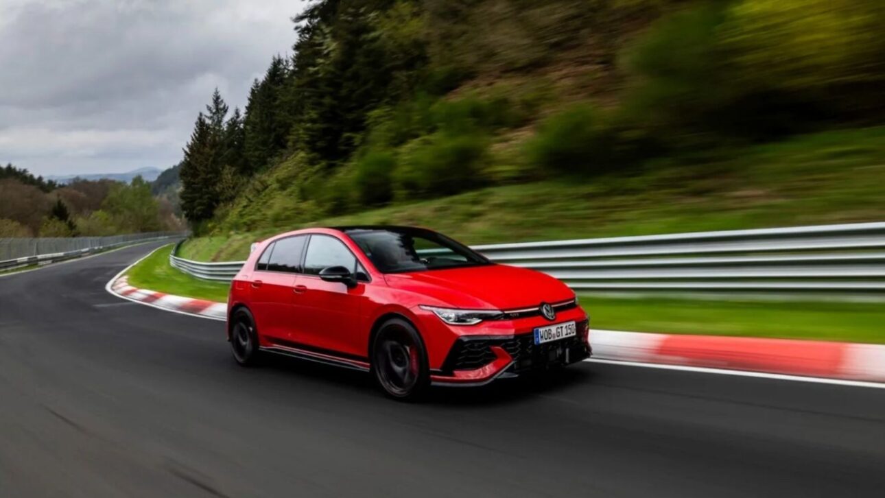 Volkswagen lança o Golf GTI mais potente da história, com 325 cv, edição limitada, tecnologias exclusivas e integração inédita de ChatGPT.