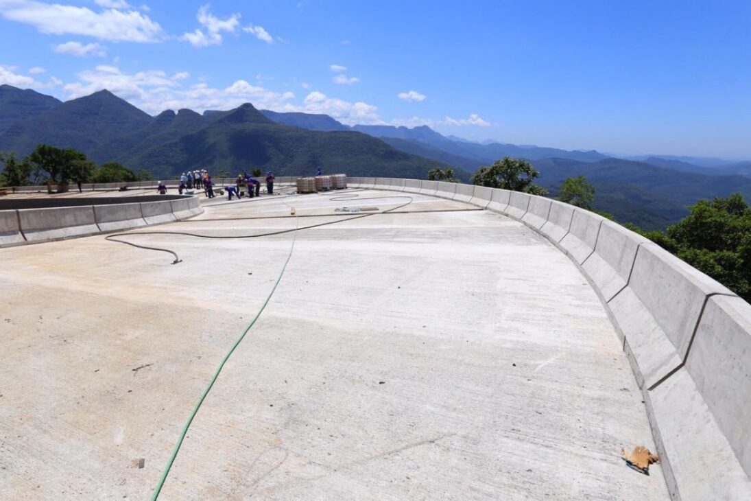 Mega obra na BR-285 'ganha vida': construção histórica na Serra da Rocinha avança e muda realidade da região Sul