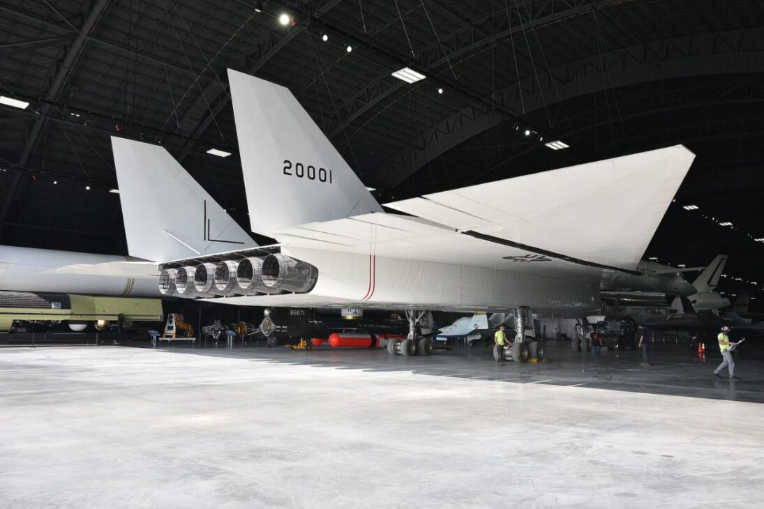 O fim do Valkyrie: por que os EUA abandonaram o bombardeiro mais veloz do mundo?