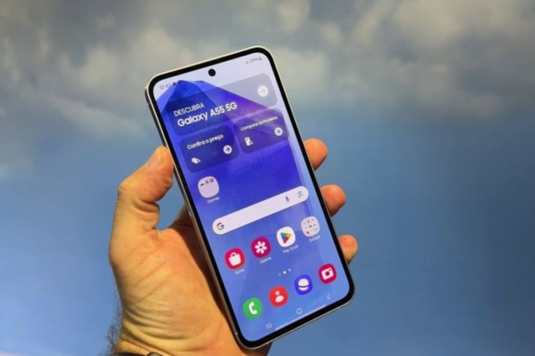 O novo celular da Samsung por menos de R$ 2 mil, tem tela de 120 Hz, câmera de 50 MP, 8 GB de RAM e proteção contra água IP67