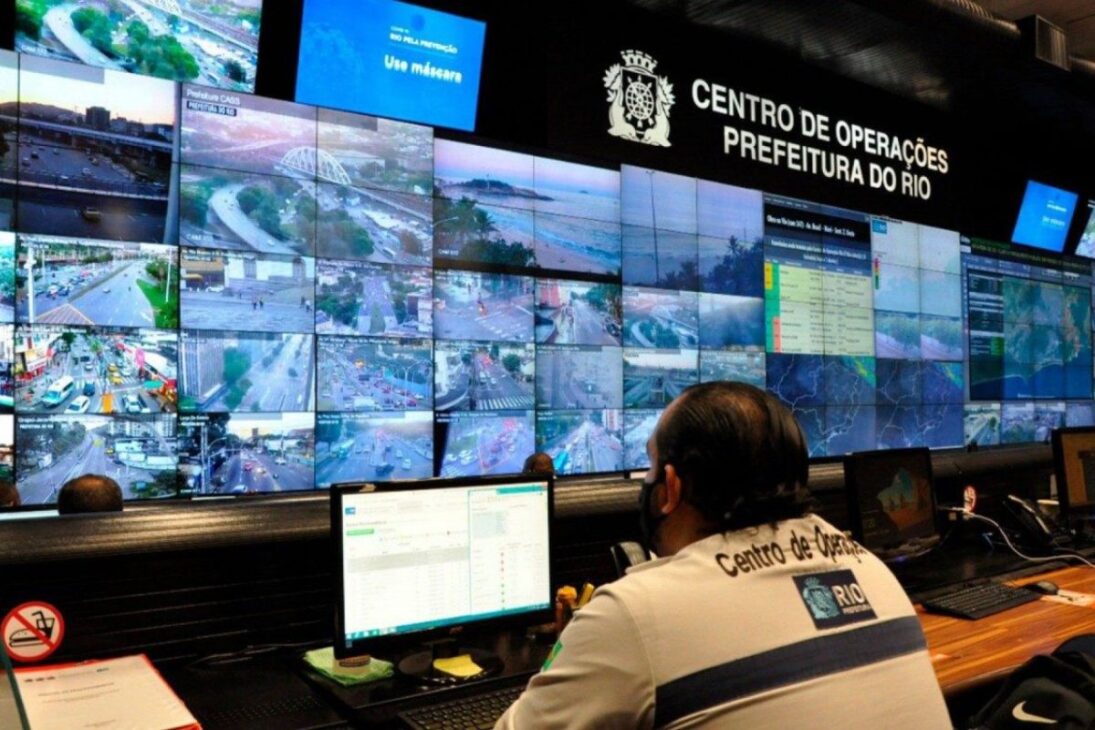 Por dentro da 'NASA' Carioca: a tecnologia que vigia o trânsito, o tempo e as crises do Rio de Janeiro em tempo real