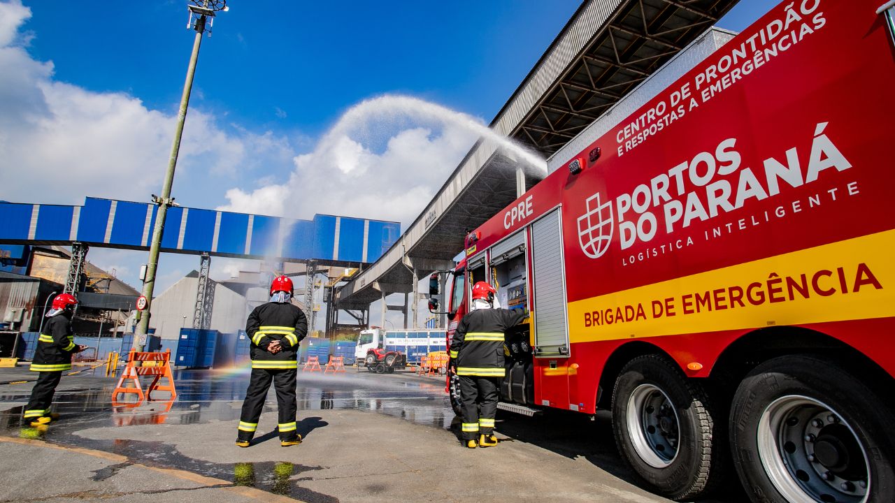 Para ampliar a capacidade de resposta a desastres e vazamentos, o Porto de Paranaguá inaugurou um moderno centro de emergência, com investimento de R$ 27 milhões.