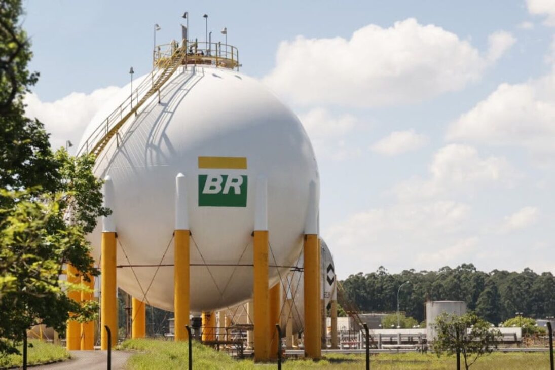 'Quem paga o pato é o consumidor': a cobrança de Lula sobre o preço nos postos de gasolina