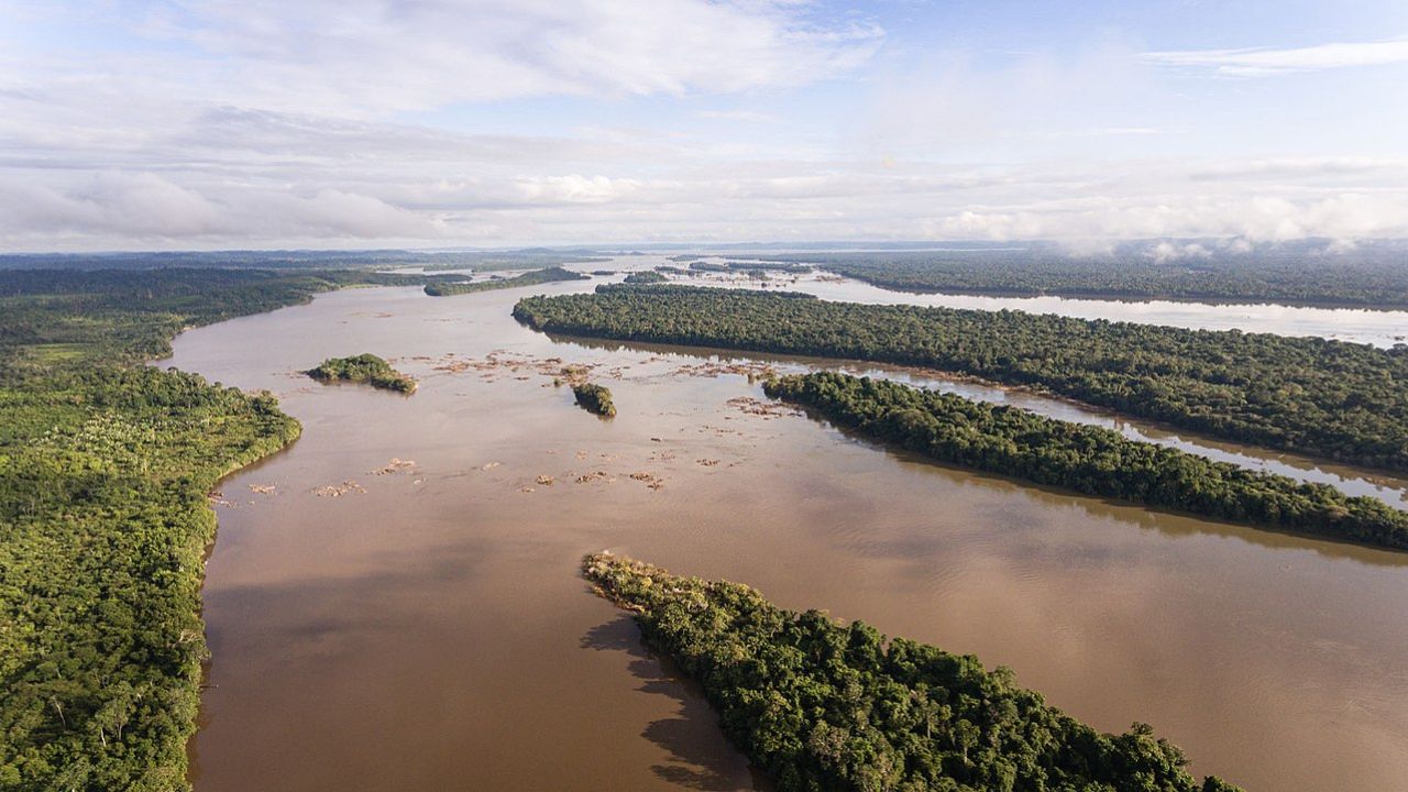 Rio Xingu, próximo a Aldeia São Francisco;