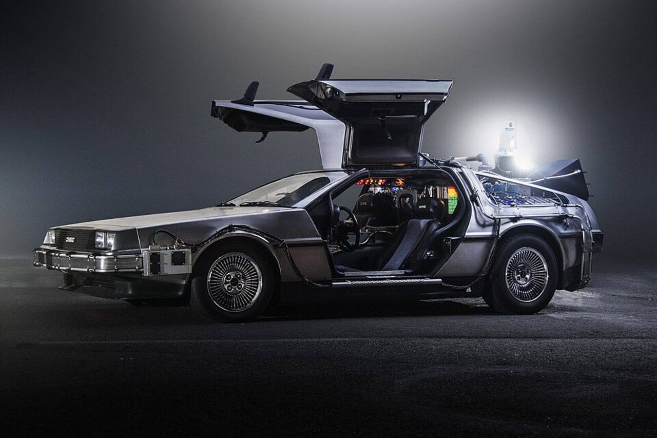 DeLorean, Ferrari, De Volta Para o Futuro