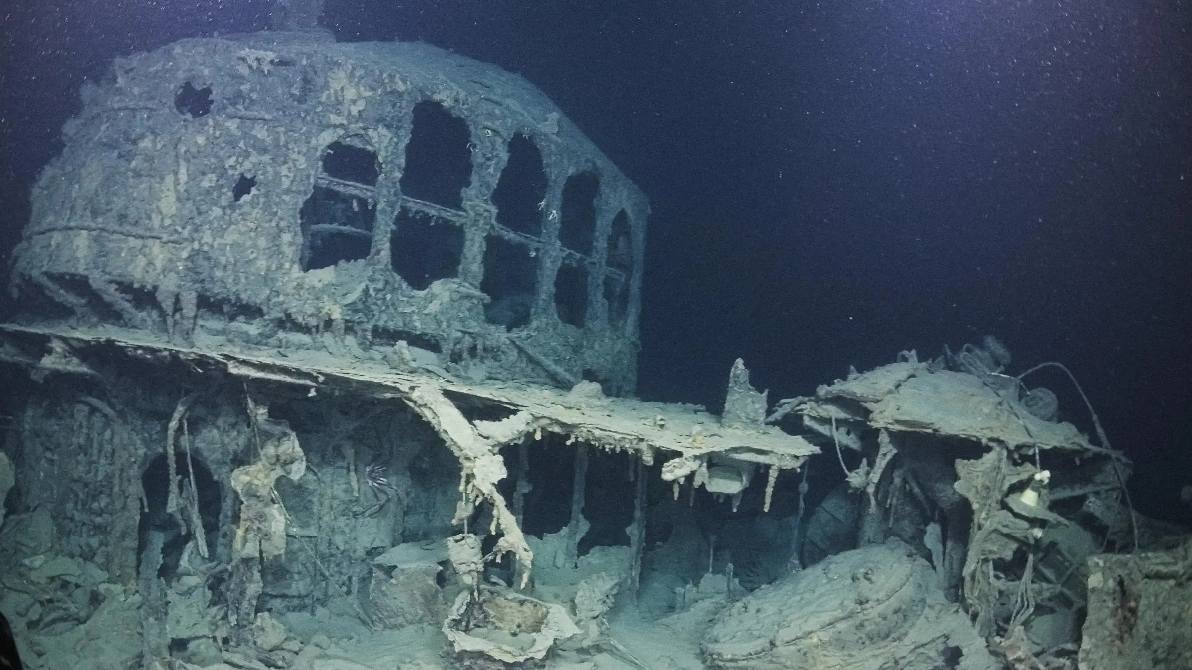Navio de guerra japonês da Segunda Guerra é descoberto no fundo do Pacífico com explosivos ainda ativos e intactos após mais de 80 anos