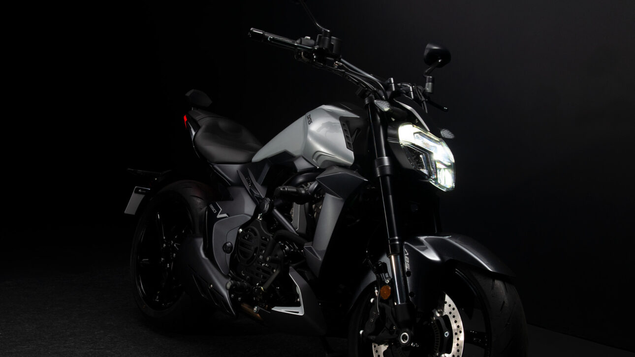 Com motor de 348 cilindradas, painel TFT colorido e bônus de R$ 3.000, a nova Zontes V350 chega ao mercado por R$ 29.970 para desbancar rivais de peso